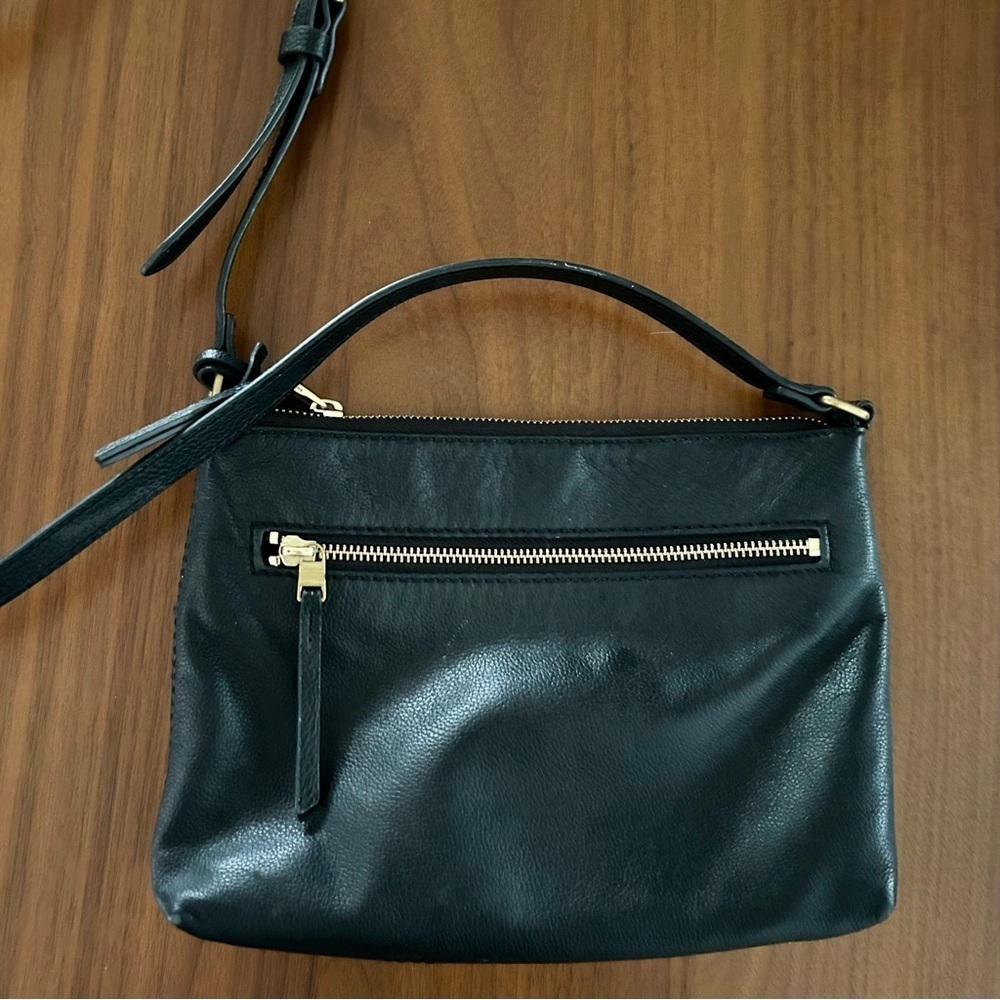 FOSSIL Black Leather Crossbody Purse with Gold Key Charm - Medium Size - Picture 2 of 5